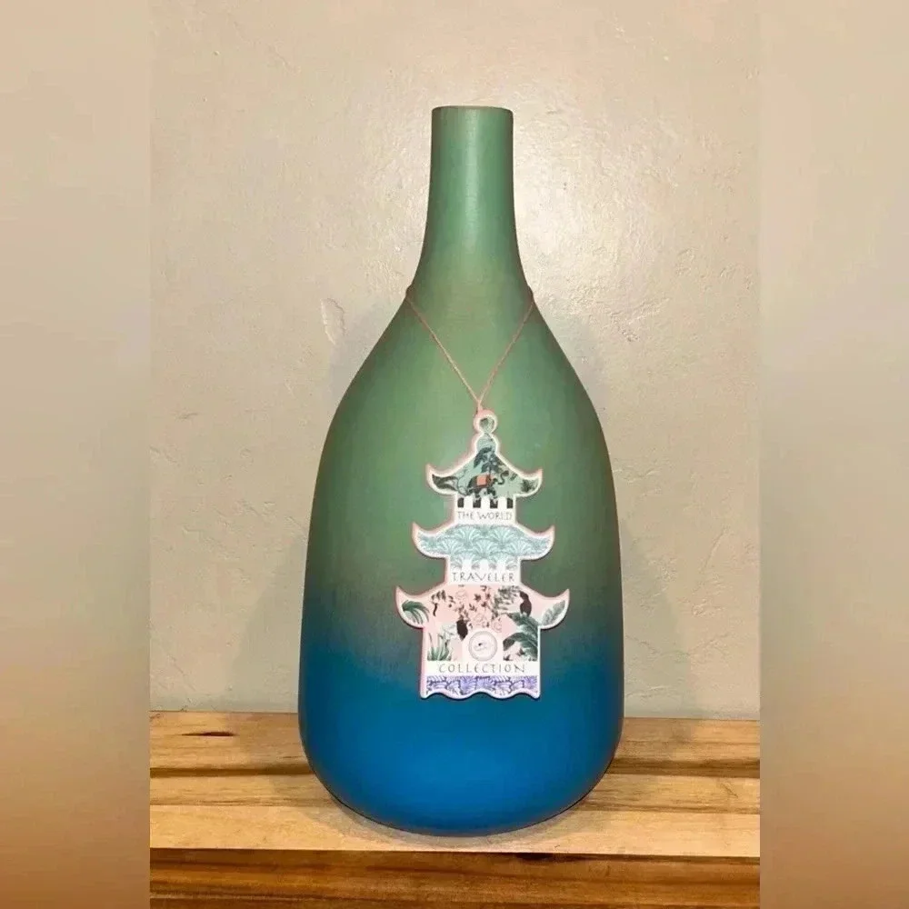 NWTS The World Traveler Collection Handcrafted Bohemian Decorative Vase.